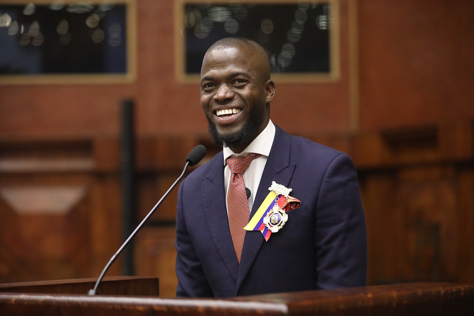 Ecuador, 09 de diciembre de 2025.- Condecoración al seleccionado ecuatoriano Enner Valencia, Dr Vicente Rocafuerte al mérito deportivo. Foto Gabriela Uzcátegui / Asamblea Nacional
