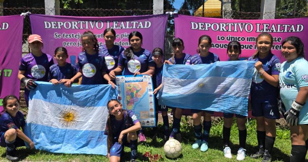 Las nenas preparan el cotillón