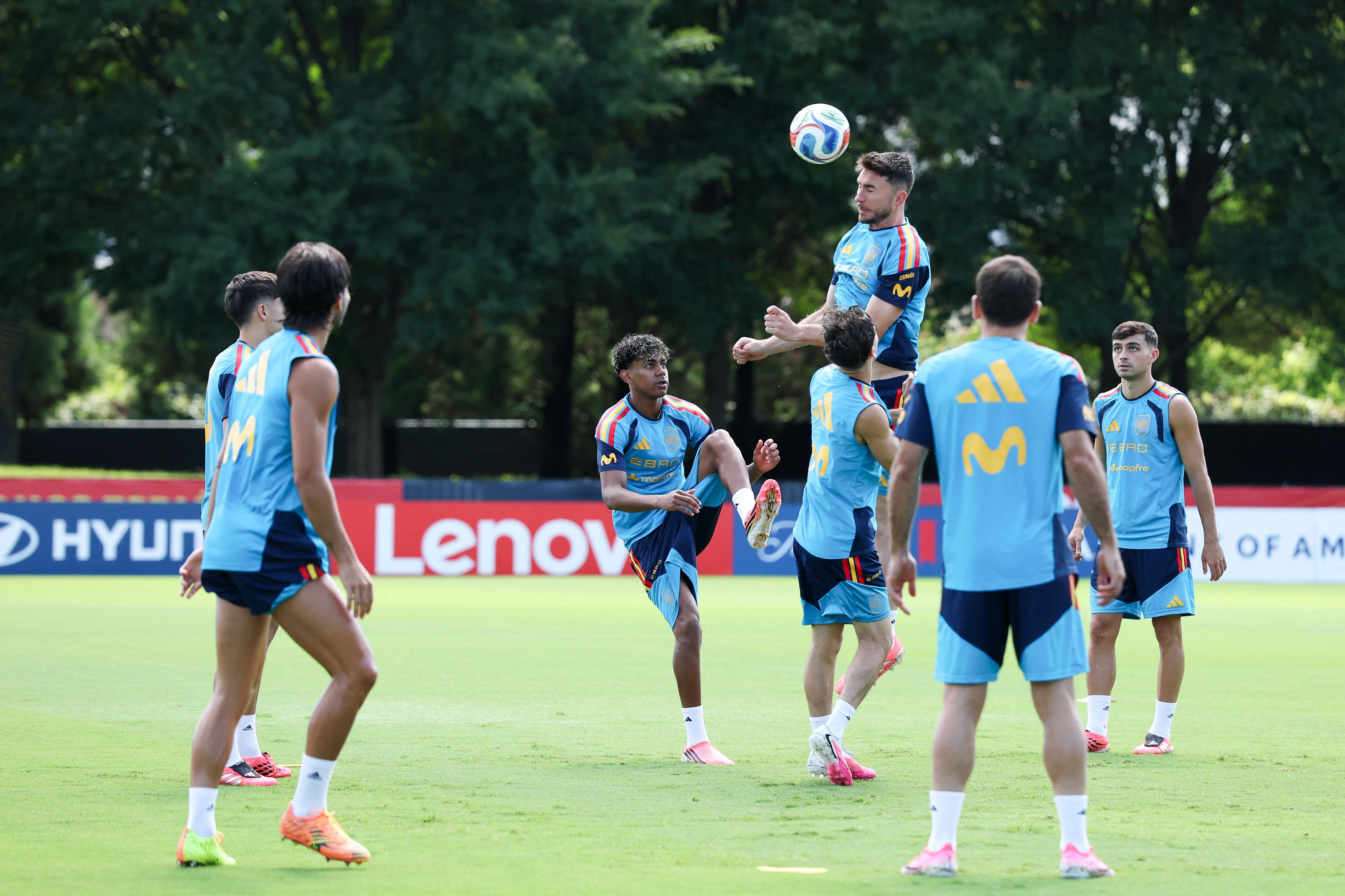 CHATTANOOGA, TENNESSEE - JUNE 19: Aymeric Laporte #14 of Spain in action during the training at Baylor School on June 19, 2026 in Chattanooga, Tennessee.   Florencia Tan Jun/Getty Images/AFP (Photo by Florencia Tan Jun / GETTY IMAGES NORTH AMERICA / Getty Images via AFP)
