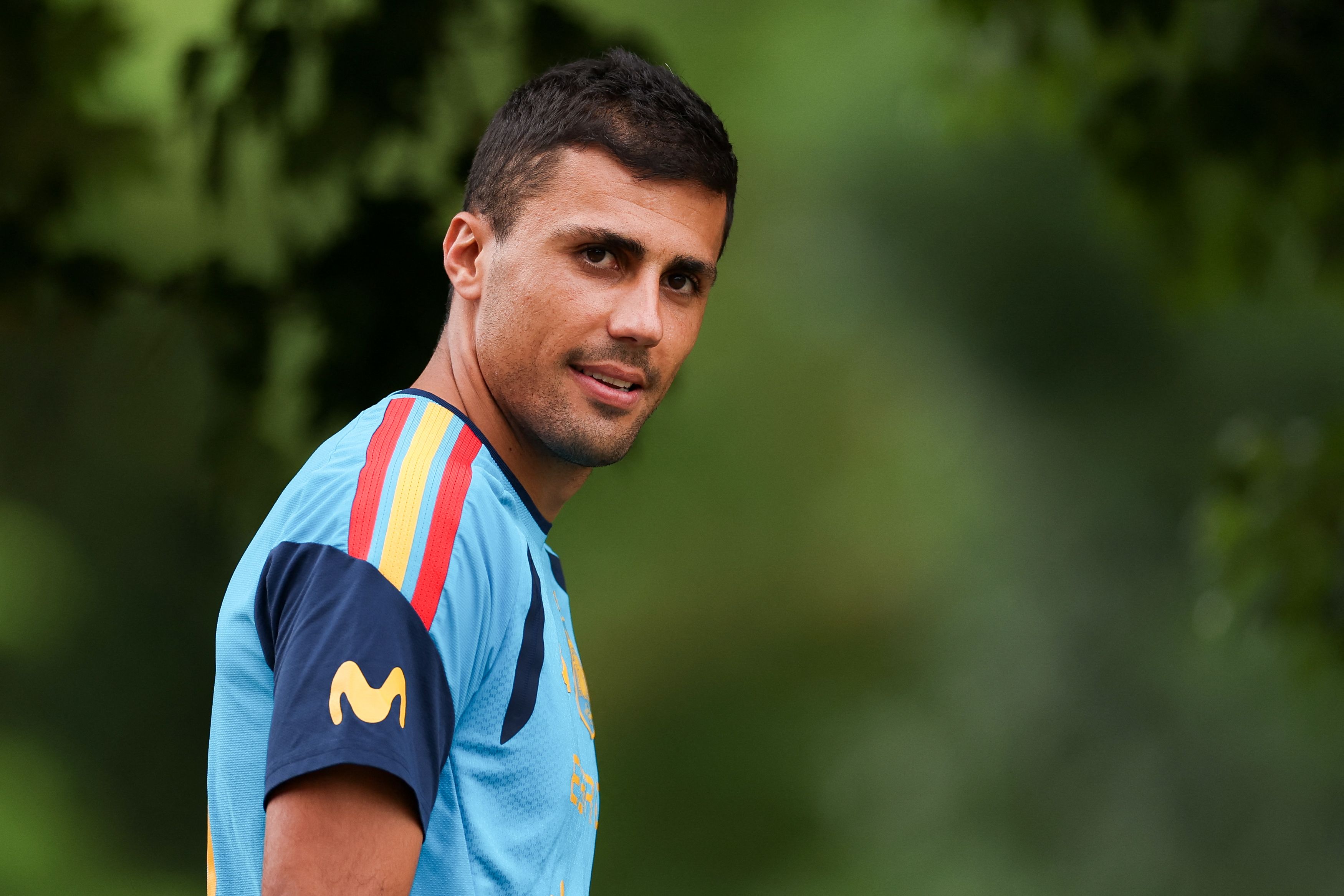 CHATTANOOGA, TENNESSEE - JUNE 22: Rodri #16 of Spain arrives to the field prior to the training at Baylor School on June 22, 2026 in Chattanooga, Tennessee.   Florencia Tan Jun/Getty Images/AFP (Photo by Florencia Tan Jun / GETTY IMAGES NORTH AMERICA / Getty Images via AFP)