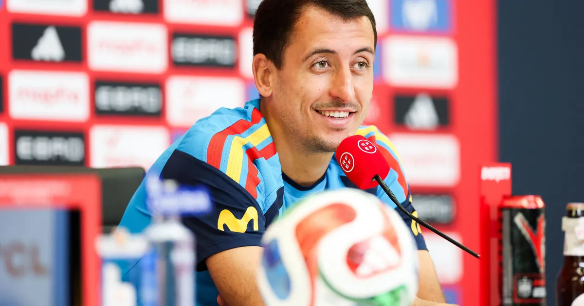 CHATTANOOGA, TENNESSEE - JUNE 23: Mikel Oyarzabal #21 of Spain speaks with the press during the Press Conference at Baylor School on June 23, 2026 in Chattanooga, Tennessee. Florencia Tan Jun/Getty Images/AFP (Photo by Florencia Tan Jun / GETTY IMAGES NORTH AMERICA / Getty Images via AFP)