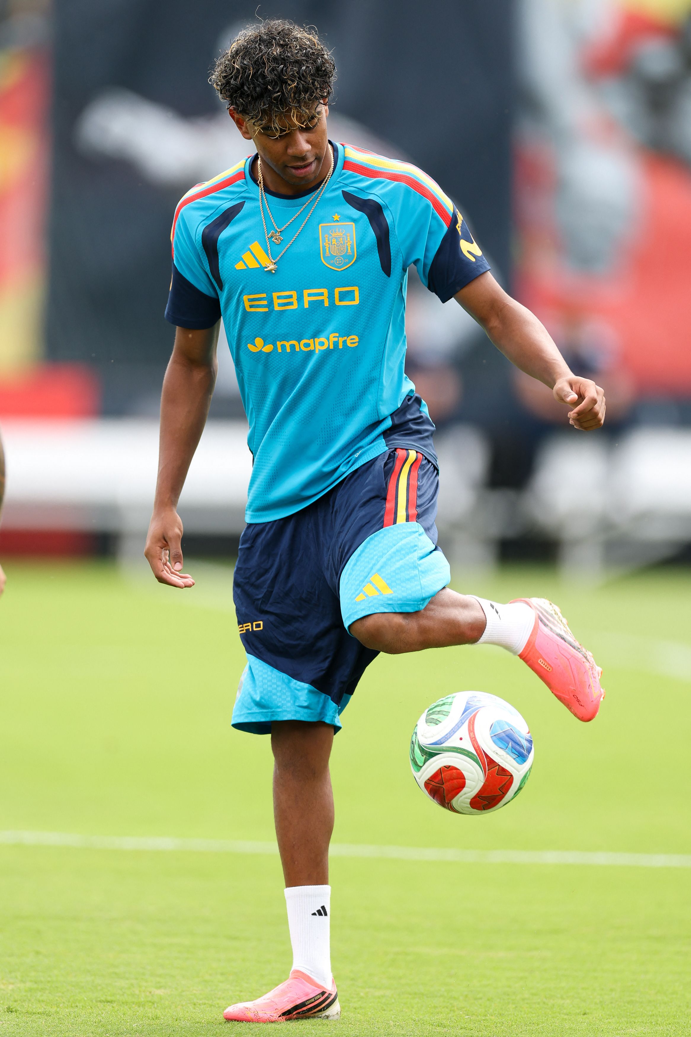 CHATTANOOGA, TENNESSEE - JUNE 24: Lamine Yamal #19 of Spain in action during the training at Baylor School on June 24, 2026 in Chattanooga, Tennessee.   Florencia Tan Jun/Getty Images/AFP (Photo by Florencia Tan Jun / GETTY IMAGES NORTH AMERICA / Getty Images via AFP)