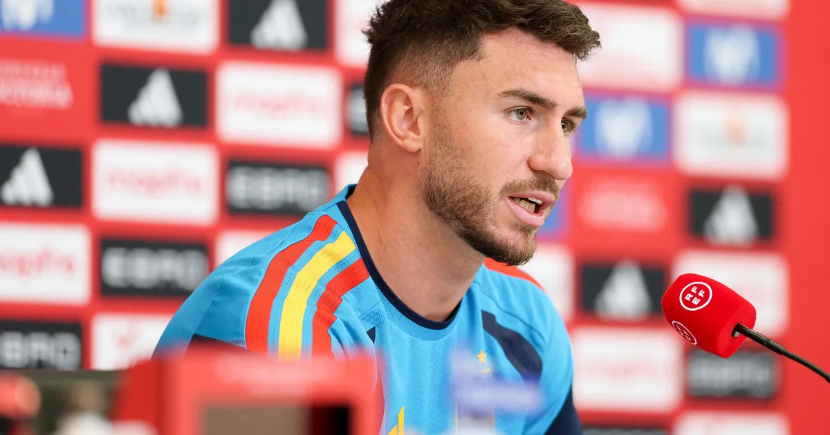 CHATTANOOGA, TENNESSEE - JUNE 24: Aymeric Laporte #14 of Spain speaks with media during the press conference at Baylor School on June 24, 2026 in Chattanooga, Tennessee. Florencia Tan Jun/Getty Images/AFP (Photo by Florencia Tan Jun / GETTY IMAGES NORTH AMERICA / Getty Images via AFP)