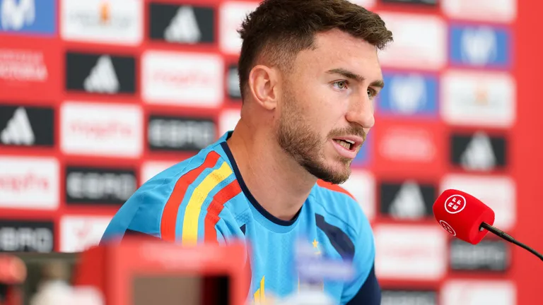 CHATTANOOGA, TENNESSEE - JUNE 24: Aymeric Laporte #14 of Spain speaks with media during the press conference at Baylor School on June 24, 2026 in Chattanooga, Tennessee. Florencia Tan Jun/Getty Images/AFP (Photo by Florencia Tan Jun / GETTY IMAGES NORTH AMERICA / Getty Images via AFP)