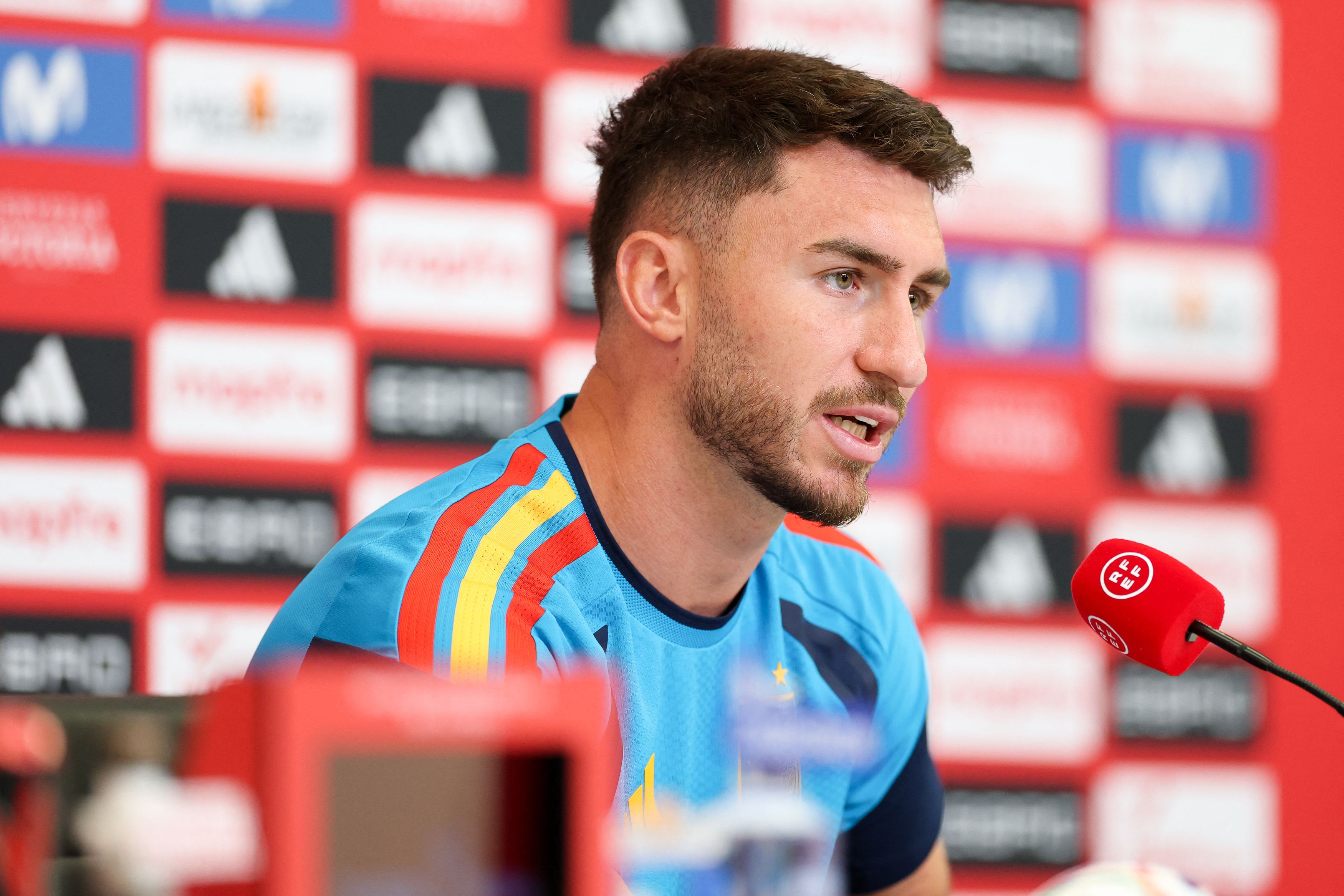 CHATTANOOGA, TENNESSEE - JUNE 24: Aymeric Laporte #14 of Spain speaks with media during the press conference at Baylor School on June 24, 2026 in Chattanooga, Tennessee.   Florencia Tan Jun/Getty Images/AFP (Photo by Florencia Tan Jun / GETTY IMAGES NORTH AMERICA / Getty Images via AFP)