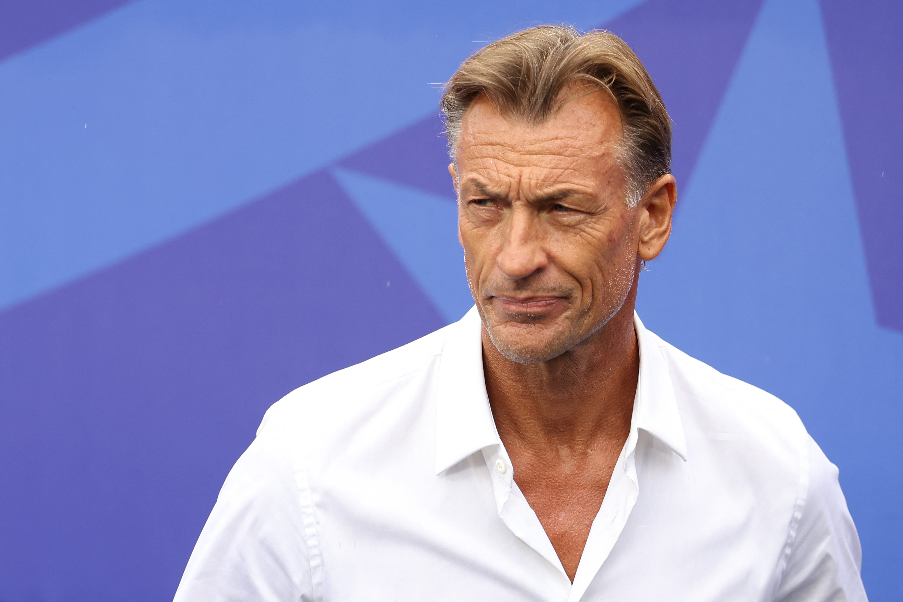 KANSAS CITY, MISSOURI - JUNE 25: Herve Renard, Head Coach of Tunisia, looks on before the FIFA World Cup 2026 Group F match between Tunisia and Netherlands at Kansas City Stadium on June 25, 2026 in Kansas City, Missouri.   Charlotte Wilson/Getty Images/AFP (Photo by Charlotte Wilson / GETTY IMAGES NORTH AMERICA / Getty Images via AFP)
