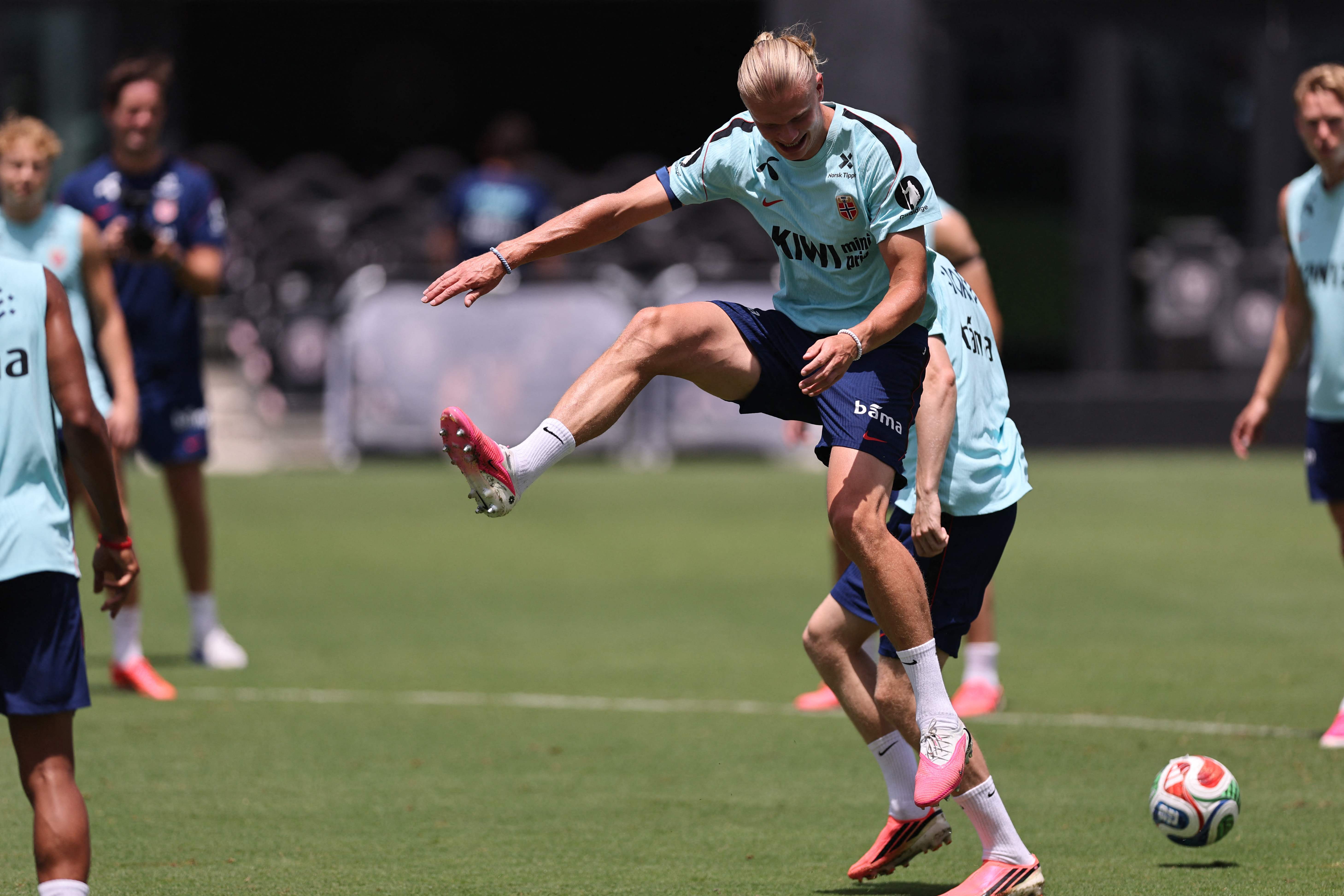 FORT LAUDERDALE, FLORIDA - JULY 08: Erling Haaland #9 of Norway trains during the training and press conference ahead of the FIFA World Cup 2026 match between England and Norway at Inter Miami CF Stadium on July 08, 2026 in Fort Lauderdale, Florida.   Carmen Mandato/Getty Images/AFP (Photo by Carmen Mandato / GETTY IMAGES NORTH AMERICA / Getty Images via AFP)