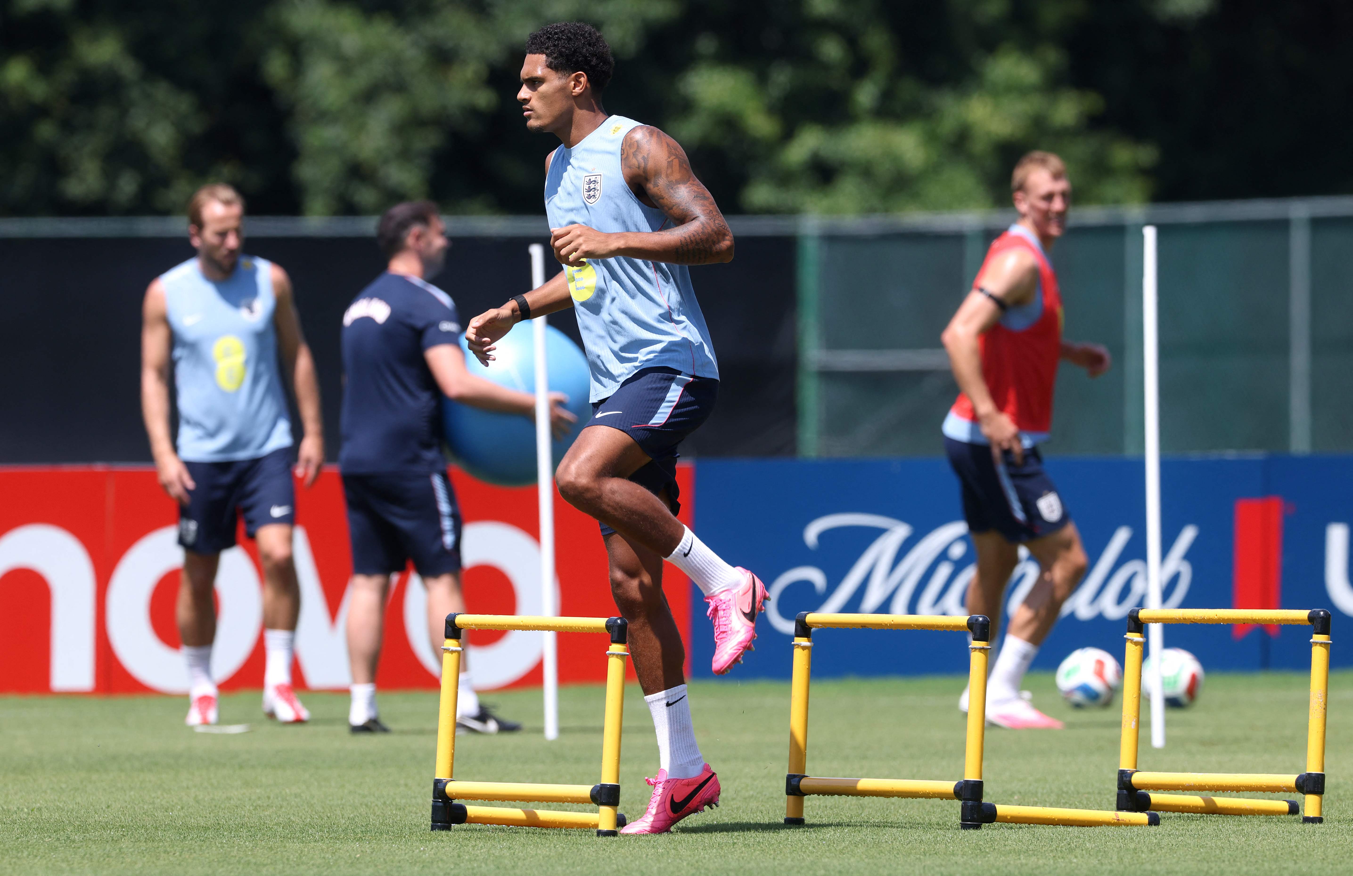 KANSAS CITY, MISSOURI - JULY 08: Jarell Quansah #26 of England trains during an England Training Session on July 08, 2026 in Kansas City, Missouri.   Richard Pelham/Getty Images/AFP (Photo by Richard Pelham / GETTY IMAGES NORTH AMERICA / Getty Images via AFP)