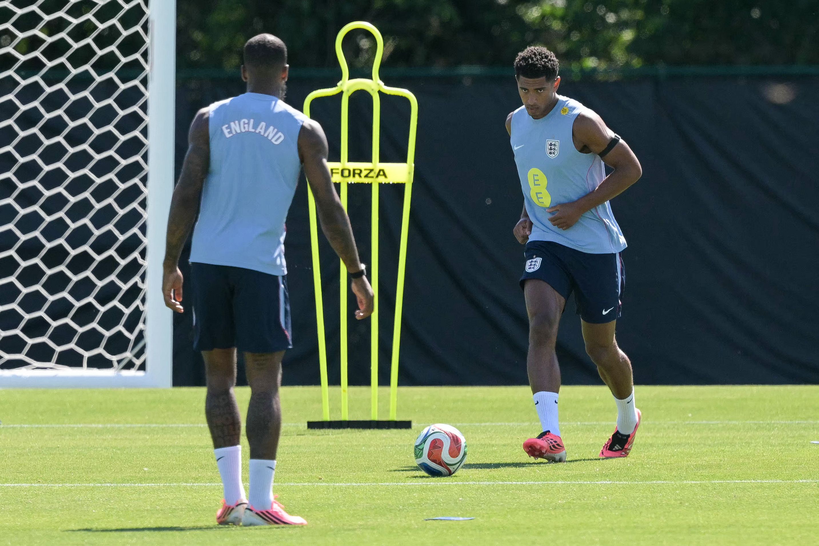 England's midfielder #10 Jude Bellingham takes part in a training session at Swope Soccer Village in Kansas city on June 14, 2026, on the eve of their 2026 World Cup football tournament Group L football match against Croatia. (Photo by Juan MABROMATA / AFP)
