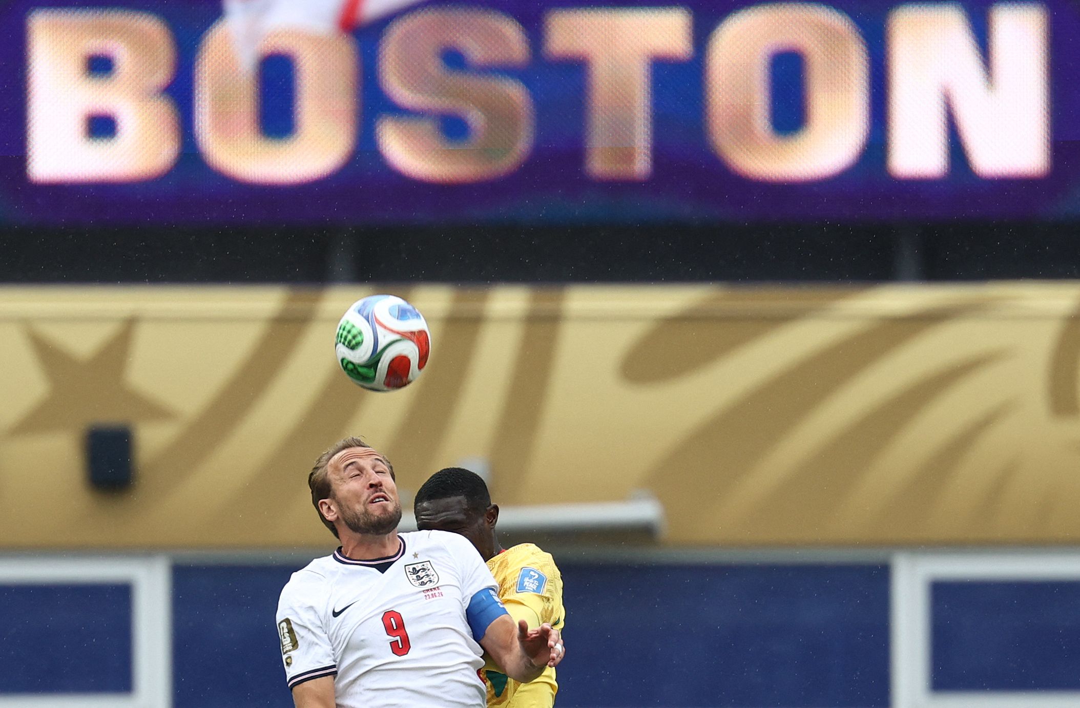 TOPSHOT - England's forward #09 Harry Kane jumps for the ball during the 2026 World Cup Group L football match between England and Ghana at the Boston Stadium in Foxborough on June 23, 2026. (Photo by FRANCK FIFE / AFP)