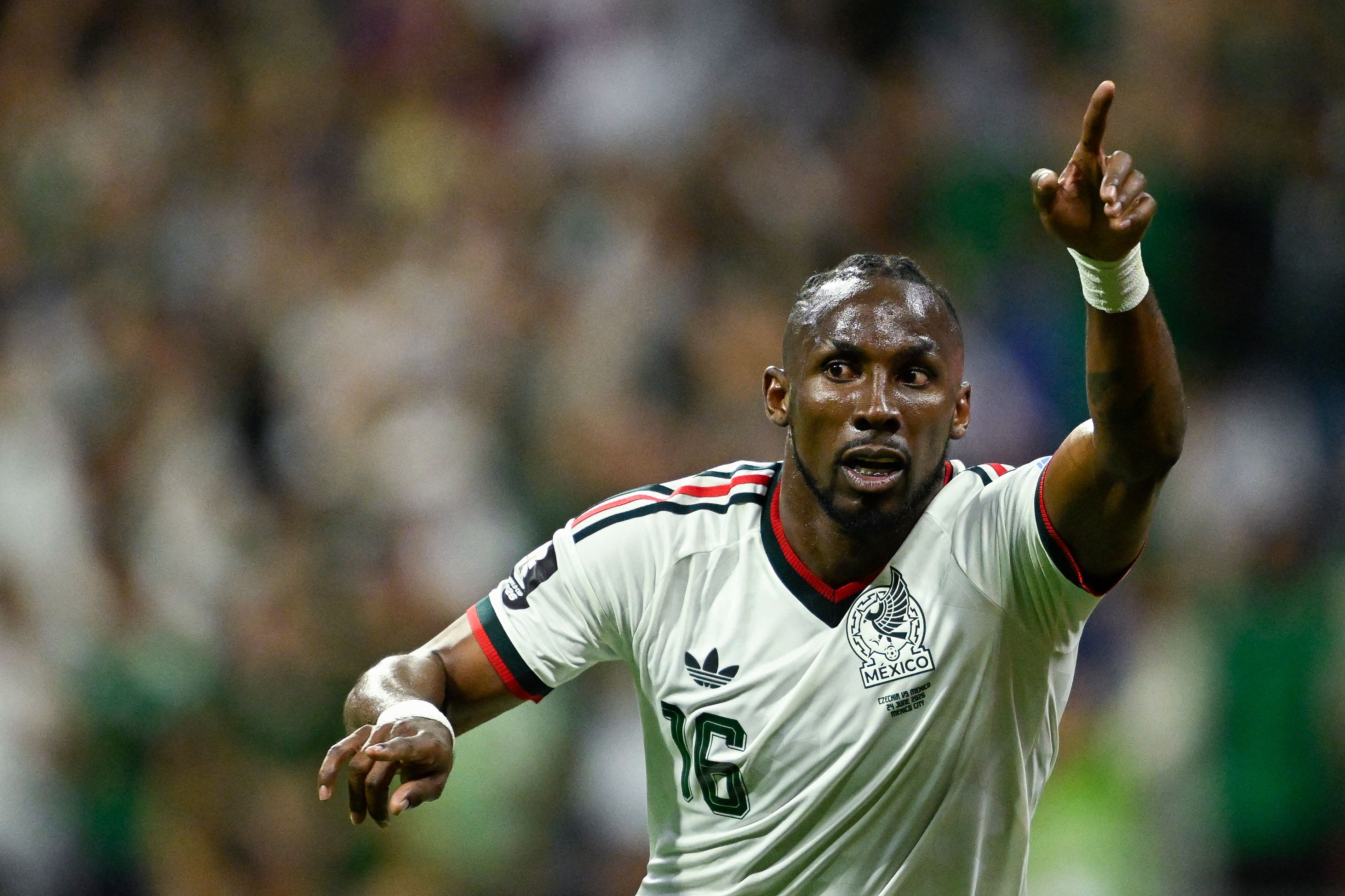 TOPSHOT - Mexico's forward #16 Julian Quinones celebrates scoring his team's second goal during the 2026 World Cup Group A football match between the Czech Republic and Mexico at the Mexico City Stadium in Mexico City on June 24, 2026.  (Photo by Alfredo ESTRELLA / AFP)