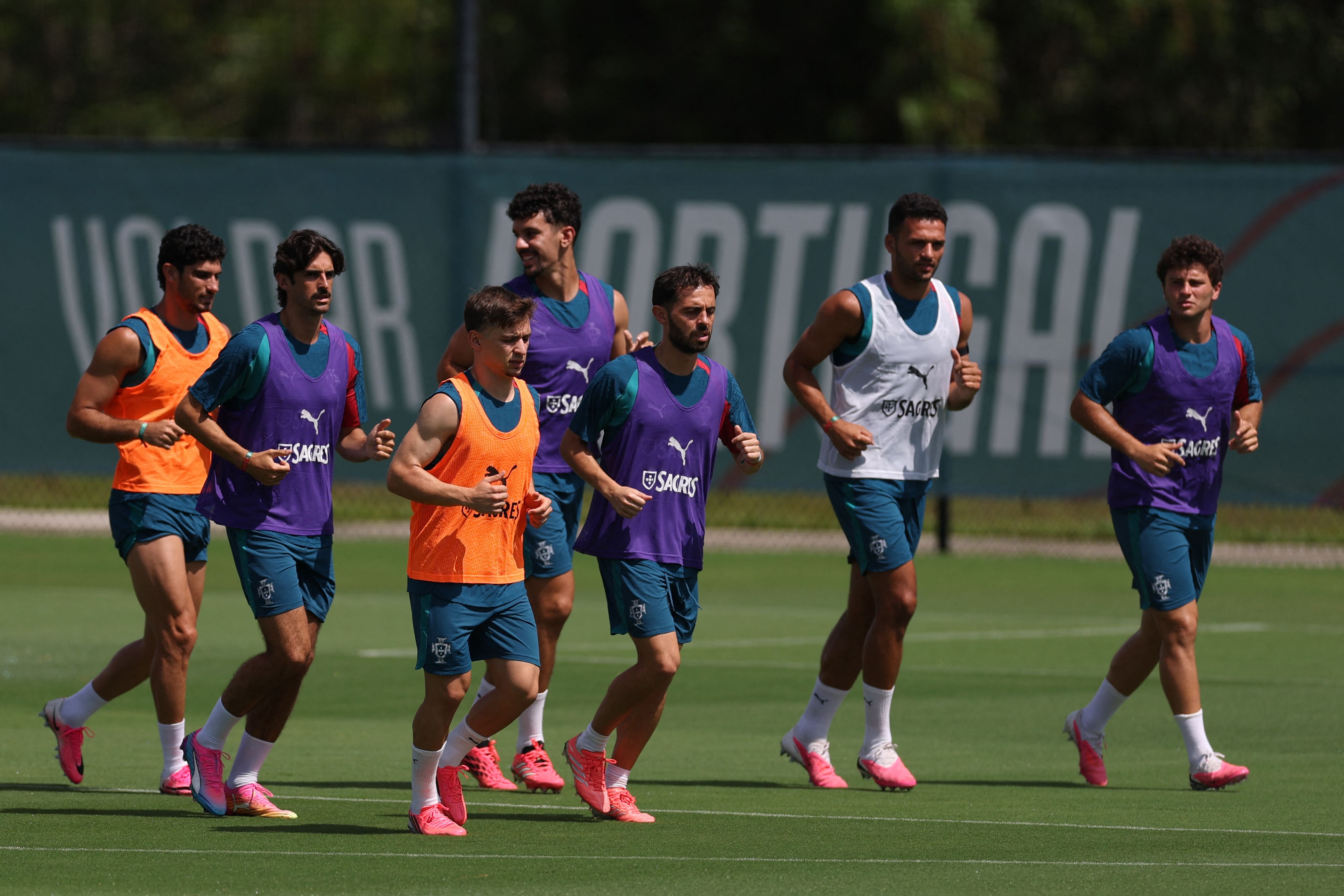 Portugal's forward #26 Francisco Conceicao (3rd L), Portugal's midfielder #08 Bruno Fernandes (C), Portugal's forward #09 Goncalo Ramos (2nd R) and Portugal's midfielder #15 Joao Neves (R) take part in a training session at Gardens North County District Park in Palm Beach Gardens on June 29, 2026, during the 2026 World Cup football tournament. (Photo by PATRICIA DE MELO MOREIRA / AFP)