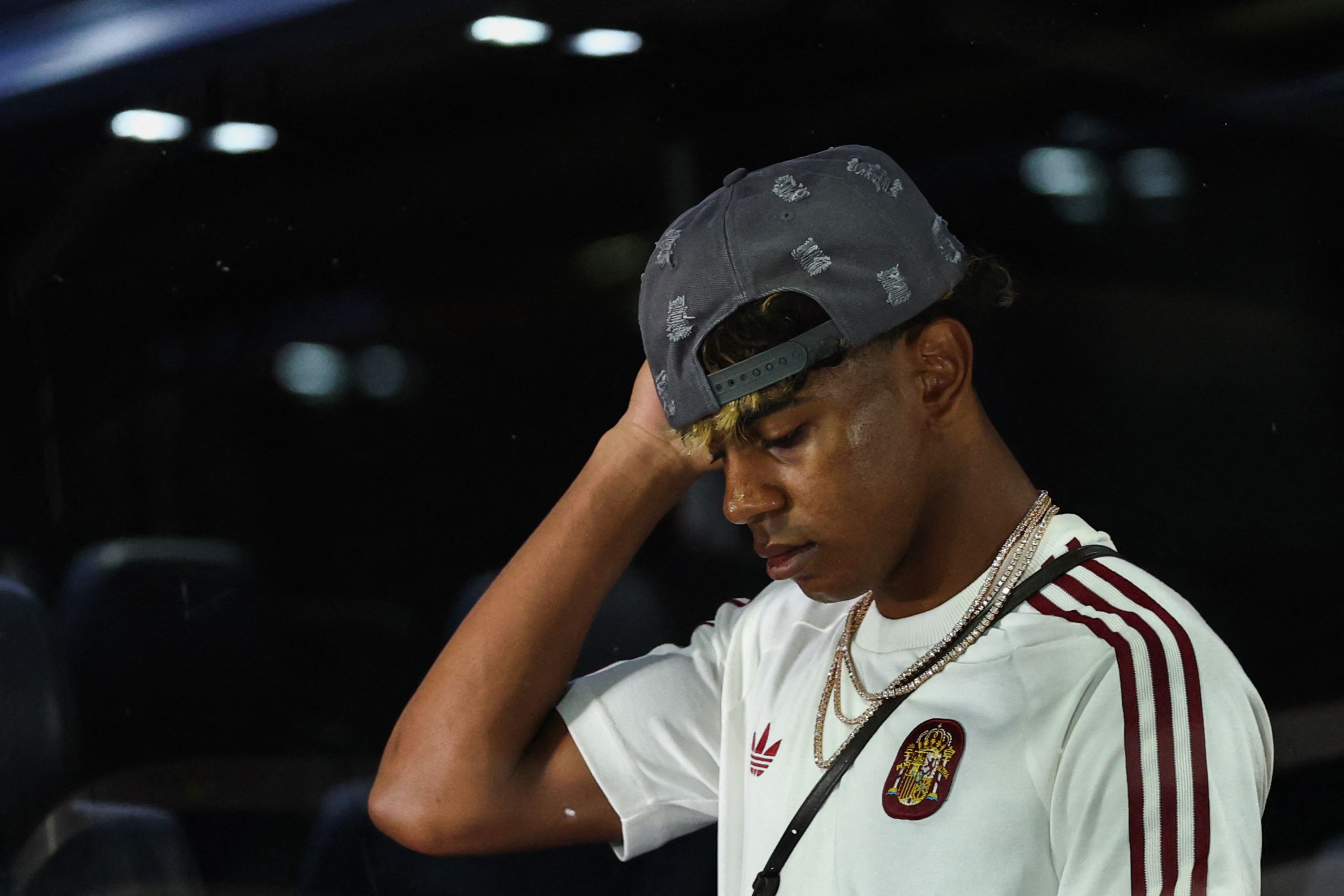 Spain's forward #19 Lamine Yamal arrives for the 2026 World Cup football tournament semi-final match between France and Spain at the Dallas Stadium in Arlington on July 14, 2026.  (Photo by FRANCK FIFE / AFP)