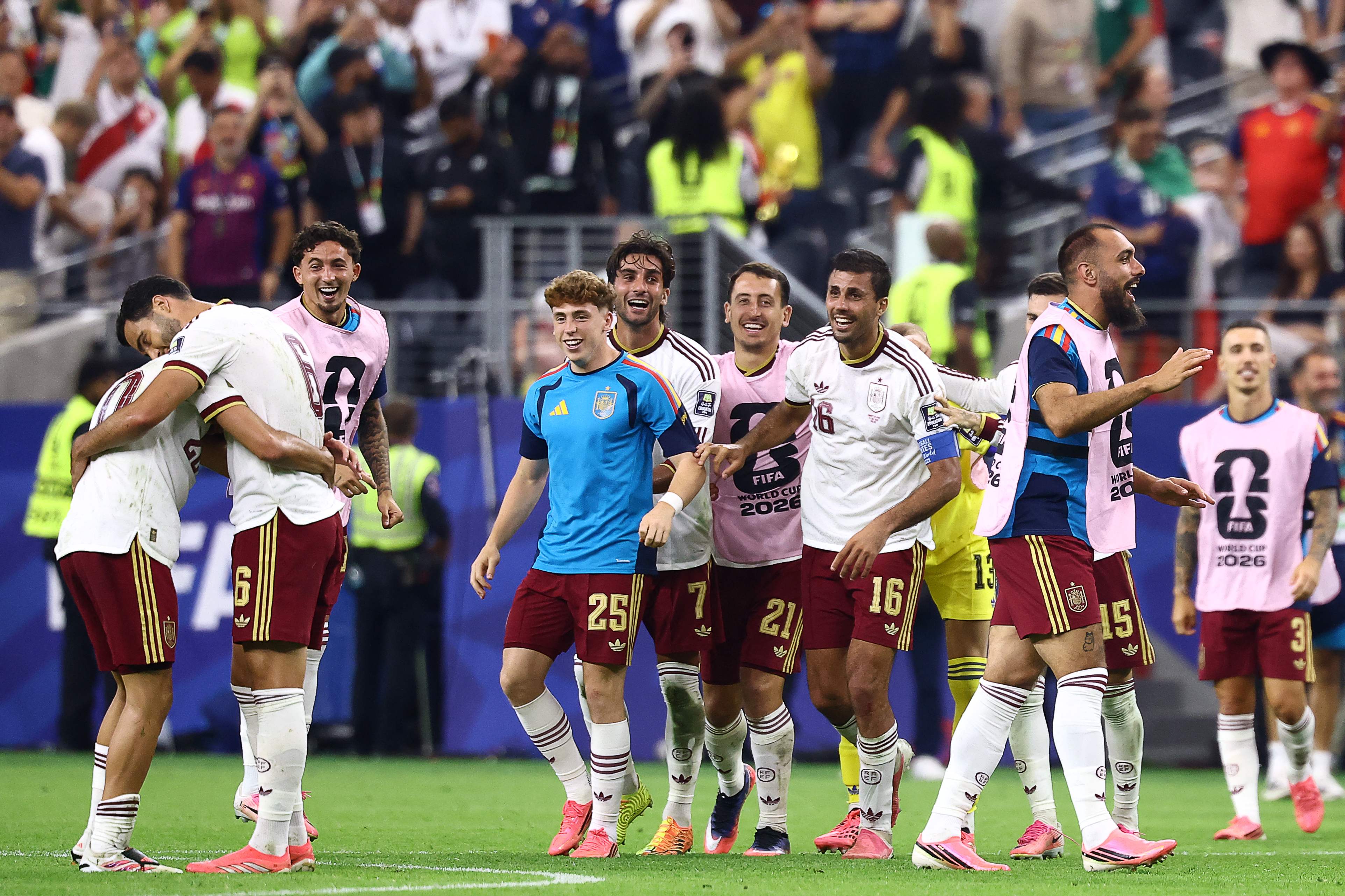 TOPSHOT - (From L) Spain's midfielder #06 Mikel Merino, forward #25 Victor Munoz, forward #07 Ferran Torres, forward #21 Mikel Oyarzabal and midfielder #16 Rodri celebrate after winning the 2026 World Cup football tournament semi-final match between France and Spain at the Dallas Stadium in Arlington on July 14, 2026. (Photo by CHARLY TRIBALLEAU / AFP)