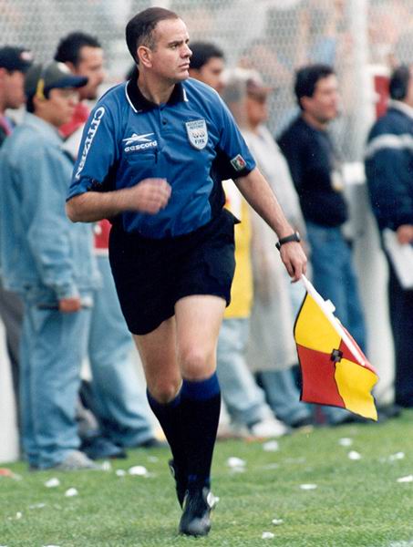 Rafael Herrera Aguirre, árbitro asistente mexicano con gafete de FIFA 2003. Rafael Herrera Aguirre, es actualmente Instructor de Árbitros y participa en Cursos y Clínicas arbitrales en México y los Estados Unidos de América, su Email es: rhamex@yahoo.com