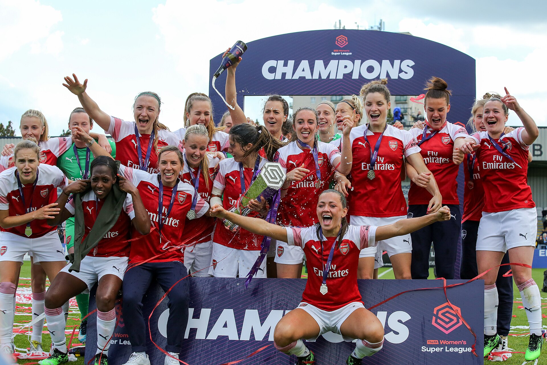 2018–19 FA WSL: Arsenal WFC v Manchester City WFC, 11 May 2019 – Arsenal celebrates winning the FA WSL