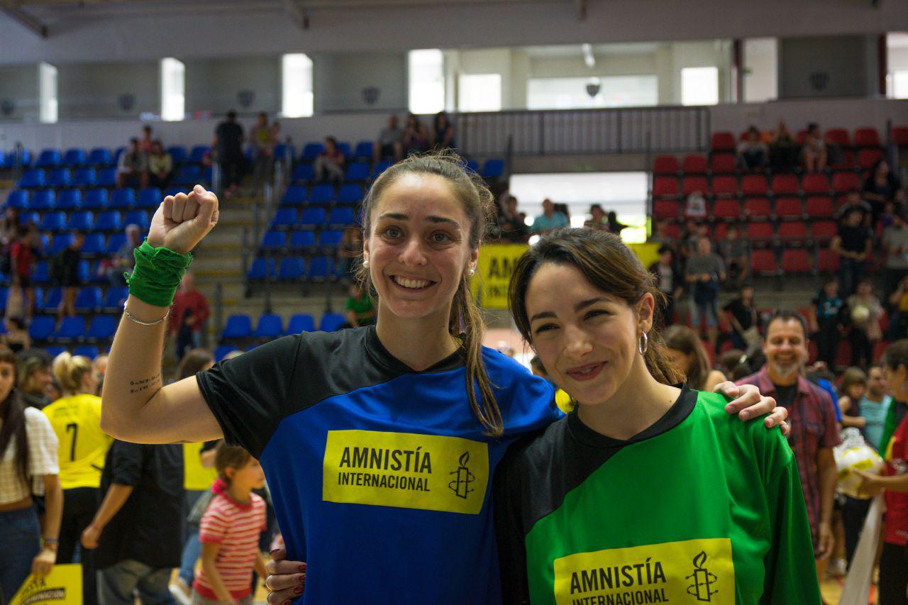 Amnistía Internacional y el Club Atlético de San Lorenzo de Almagro organizaron un partido mixto con la consigna «Me juego por la igualdad», con el fin de dejar un mensaje por la igualdad y la diversidad en el mundo del fútbol, y en particular por la profesionalización del fútbol femenino. Estuvieron presentes jugadoras y jugadores de fútbol, periodistas y actrices.