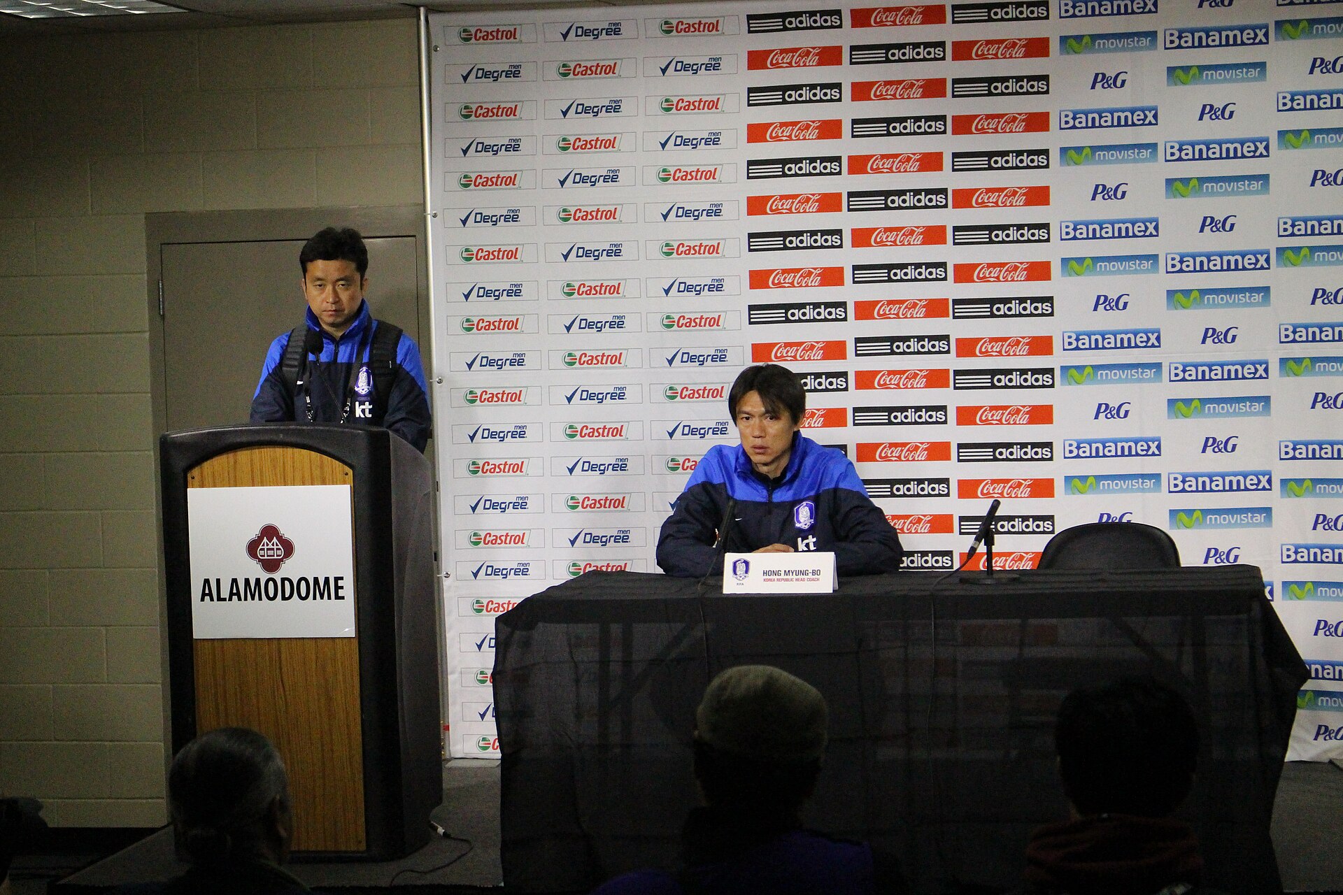 Hong Myung-bo, right, speaks to the media during the post-match press conference following South Korea’s 4-0 defeat to Mexico in an international friendly at the Alamodome in San Antonio, Texas on Wednesday, Jan. 29, 2014. The match served as a tune up for both teams leading up to their participation in the 2014 FIFA World Cup.