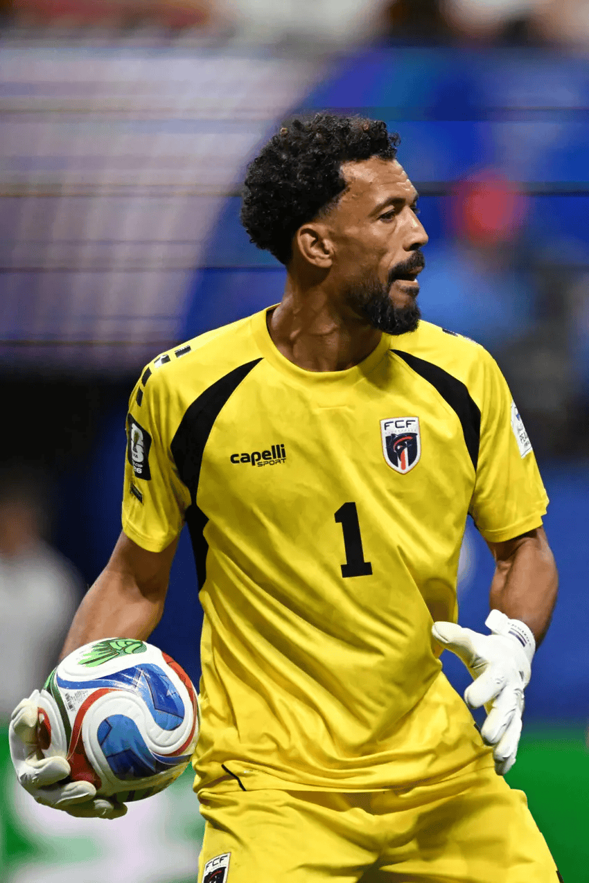 Josimar Dias, mais conhecido como Vozinha, foi o destaque de Cabo Verde na estreia contra a Espanha. O goleiro cabo-verdiano defendeu diversos lances perigosos dos espanhóis e foi decisivo para garantir o empate.