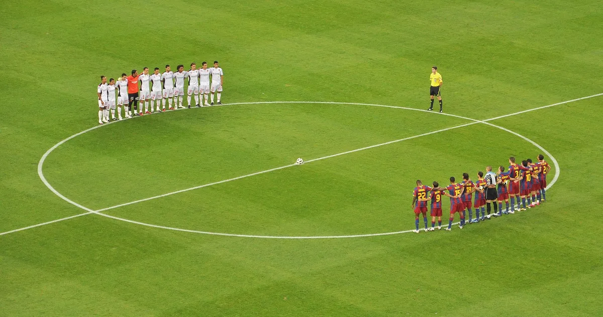 The pre-match in spanish Liga BBVA's 2010-2011 season , 6th round encounter between Barcelona FC and Real Club Deportivo Mallorca (disputed at night on October 3rd 2010 at the Camp Nou stadium). Match ended 1-1 with goals of Emilio Nsue for Mallorca and Lionel Messi for Barcelona. Messi also showed off his newly awarded Golden Boot for his goal tally in 2009-10 season, before the match start.