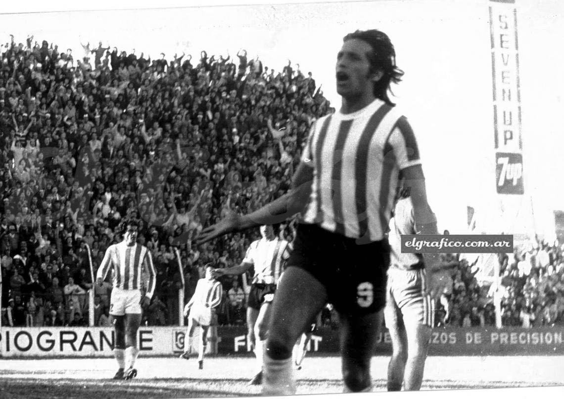 Leopoldo Luque celebrating vs Banfield, match played in Santa Fe
