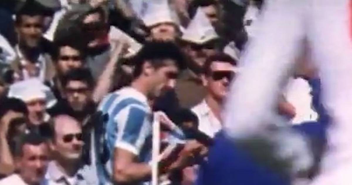 Cómo una expulsión de Antonio Rattín en el Mundial de 1966 dio origen a las tarjetas…