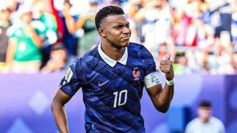 Francia espera por España con Mbappé al 100%