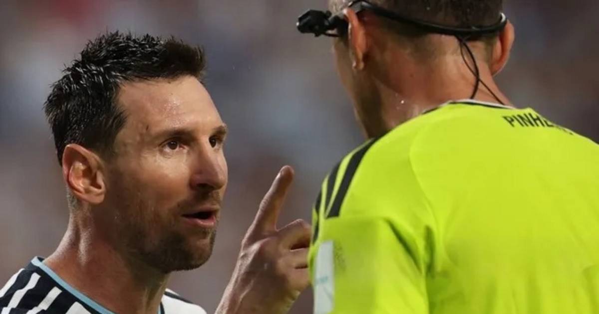 "A mí hablame bien": el fuerte cruce de Messi con el árbitro ante Suiza
