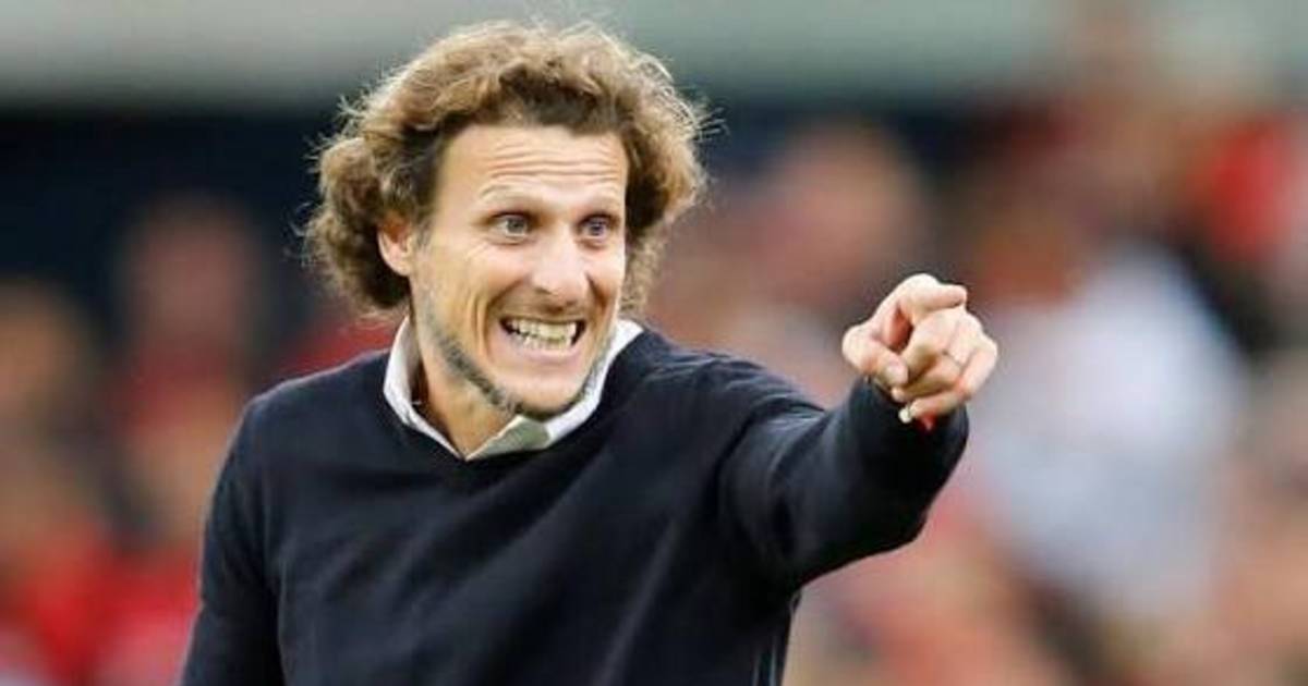 Diego Forlán, DT interino de Uruguay