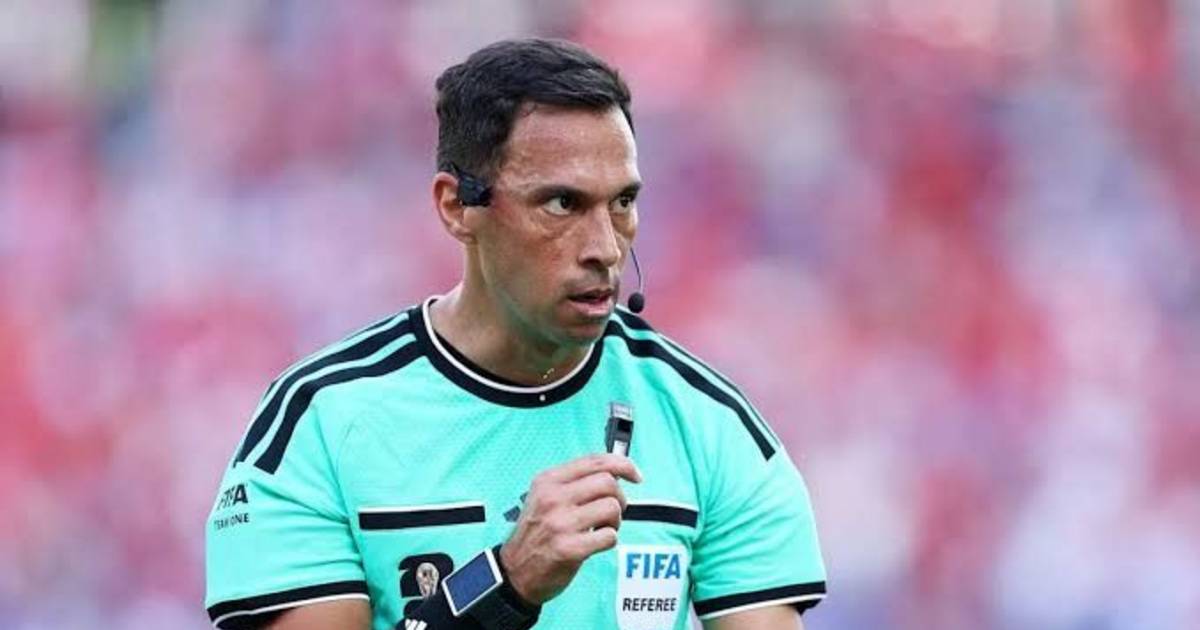 La FIFA tomó una fuerte medida con todos los árbitros argentinos tras el pase de la…