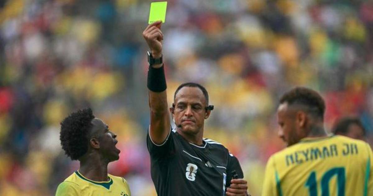 Quién es Ismail Elfath, el árbitro designado para el gran partido de mañana