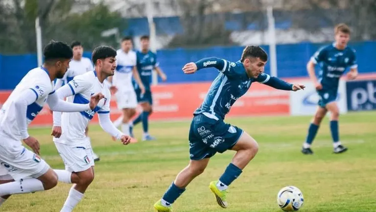 Nueva derrota de la Villa, que sigue en el fondo