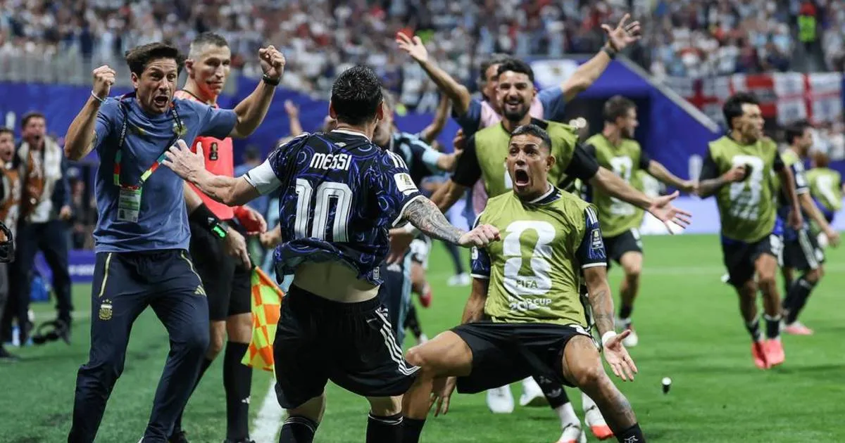Lionel Messi y su sana costumbre de cambiar los destinos del fútbol