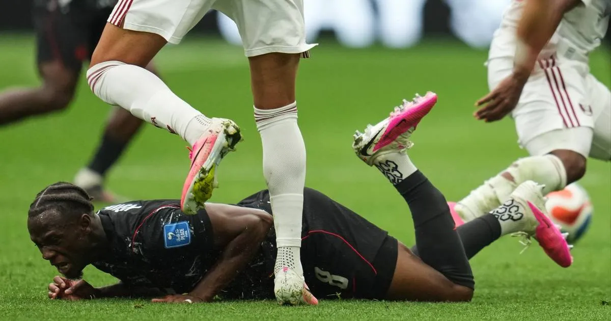 VIDEO. El peor final: la dramática lesión de Ismael Koné que conmovió a todos en la…