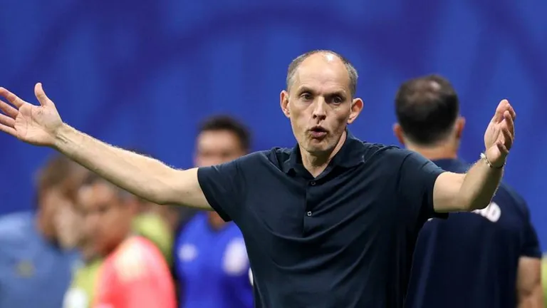 Tuchel se defendió y la prensa inglesa lo apuntó