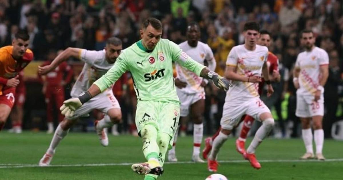 Un gol de Muslera, dentro del escándalo por apuestas en Turquía; ¿el penal de los 650…