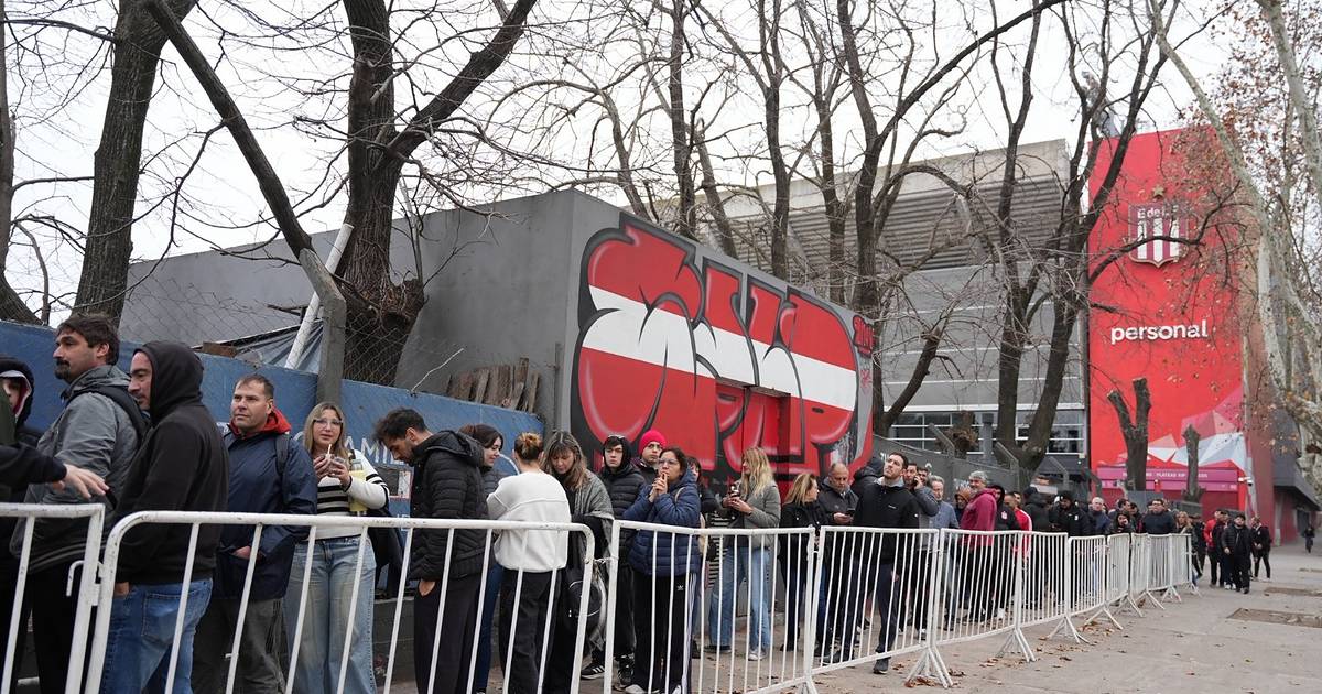 Furor por la Supercopa: largas filas en UNO para conseguir entradas y alentar a…