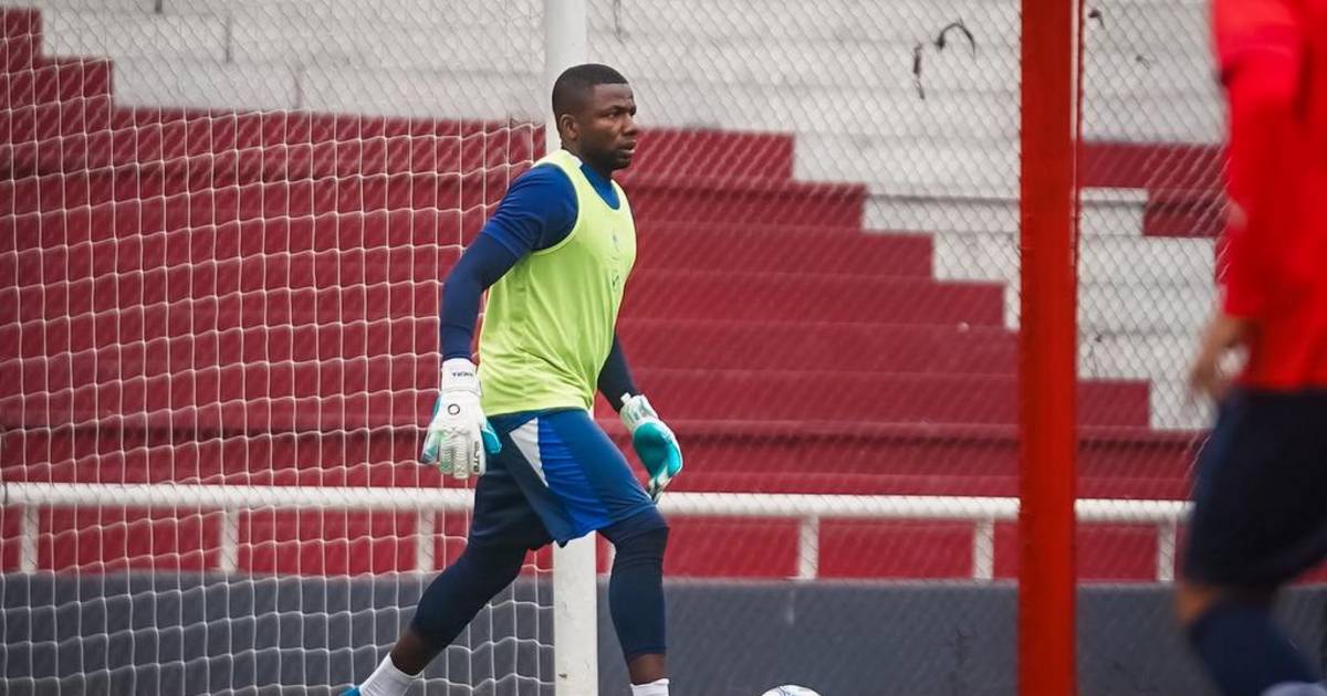 Un extremo titular o quedarse con lo que tiene, el dilema de Gimnasia