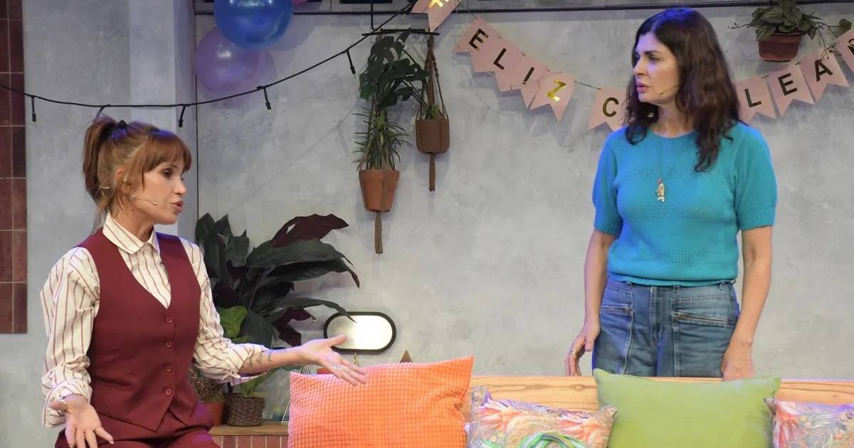 Flor Peña volvió al escenario después de anunciar por error la muerte del padre de…