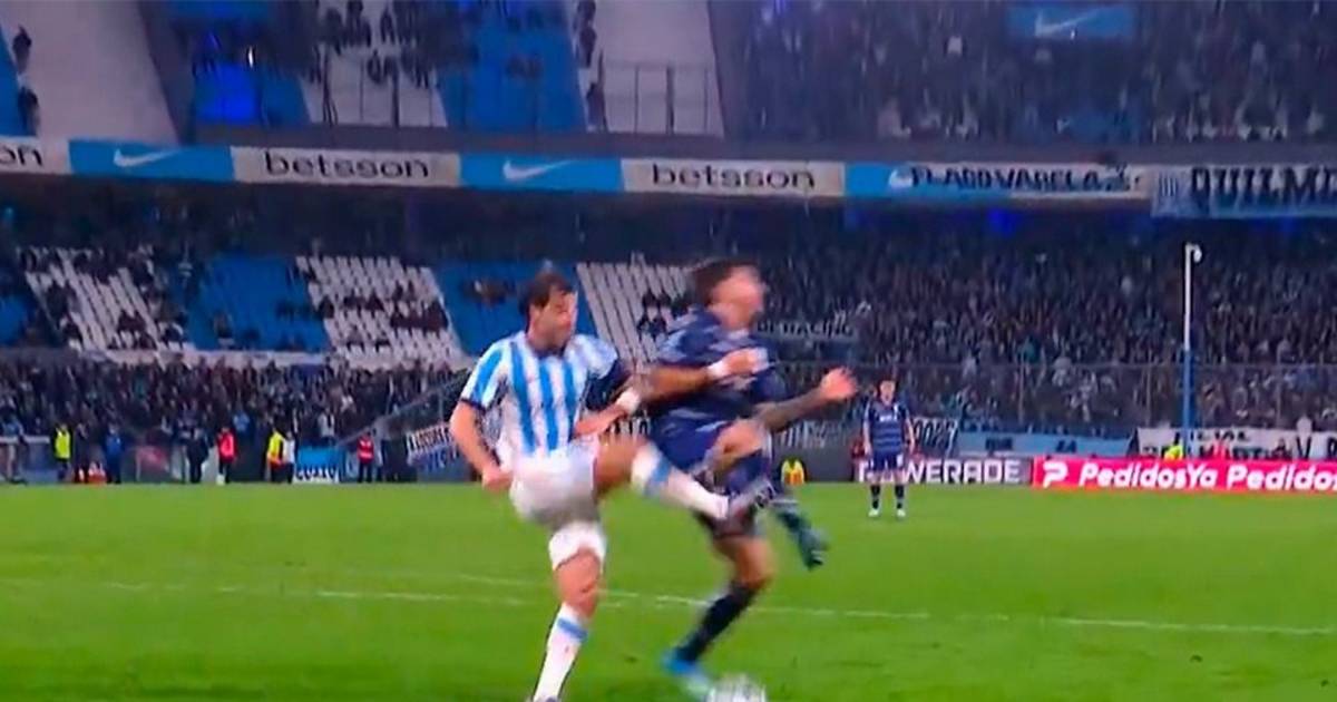 Video | La gran polémica: todo Gimnasia reclamó un penal y el VAR no intervino