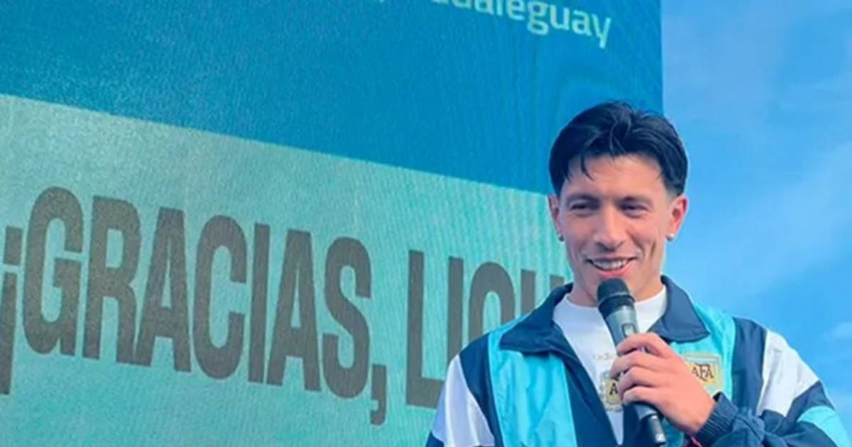 Lisandro Martínez fue homenajeado en su ciudad natal: “Pusimos a Argentina en lo más alto”