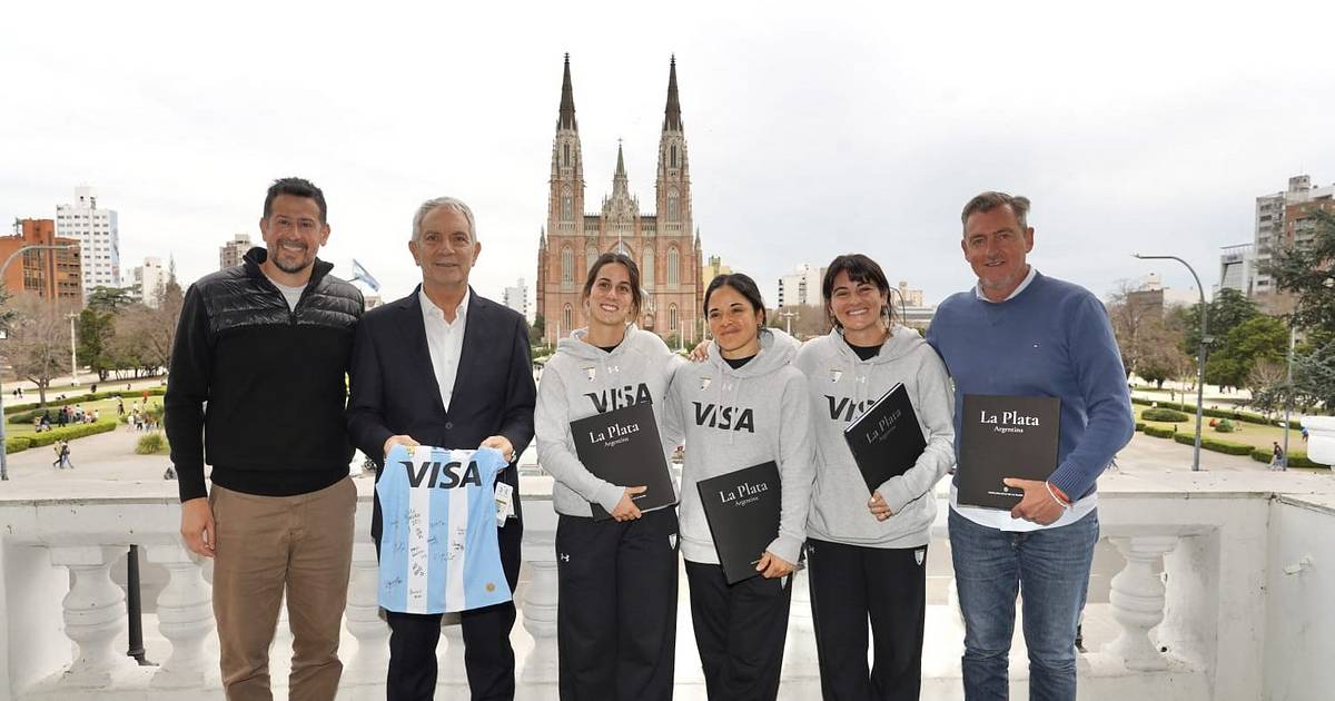 Alak se reunió con Las Leonas antes de su participación en la Copa Mundial de Hockey