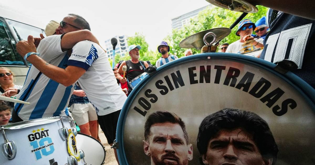 La salvaje inflación en la reventa de tickets duplica la histeria popular vivida en Kansas