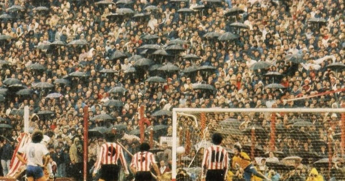 El origen de "El que no salta, es un inglés": un himno que comenzó en la cancha de…