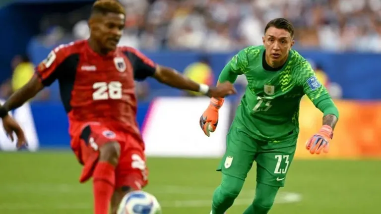 Fernando Muslera autocrítico tras el 2-2: "traté de cubrir, pero llegué…