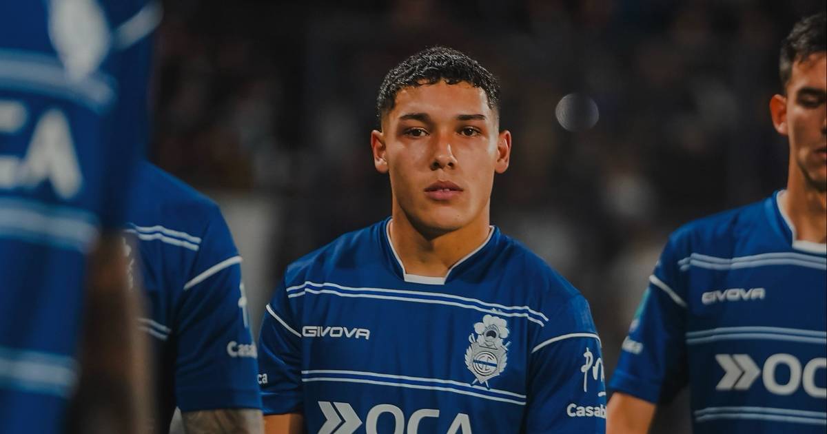 Merlo sufrió un pequeño desgarro y llegaría con lo justo al clásico platense