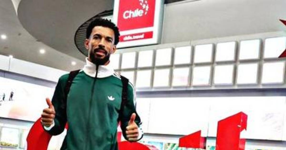 Vozinha llegó a Chile en medio de una multitud