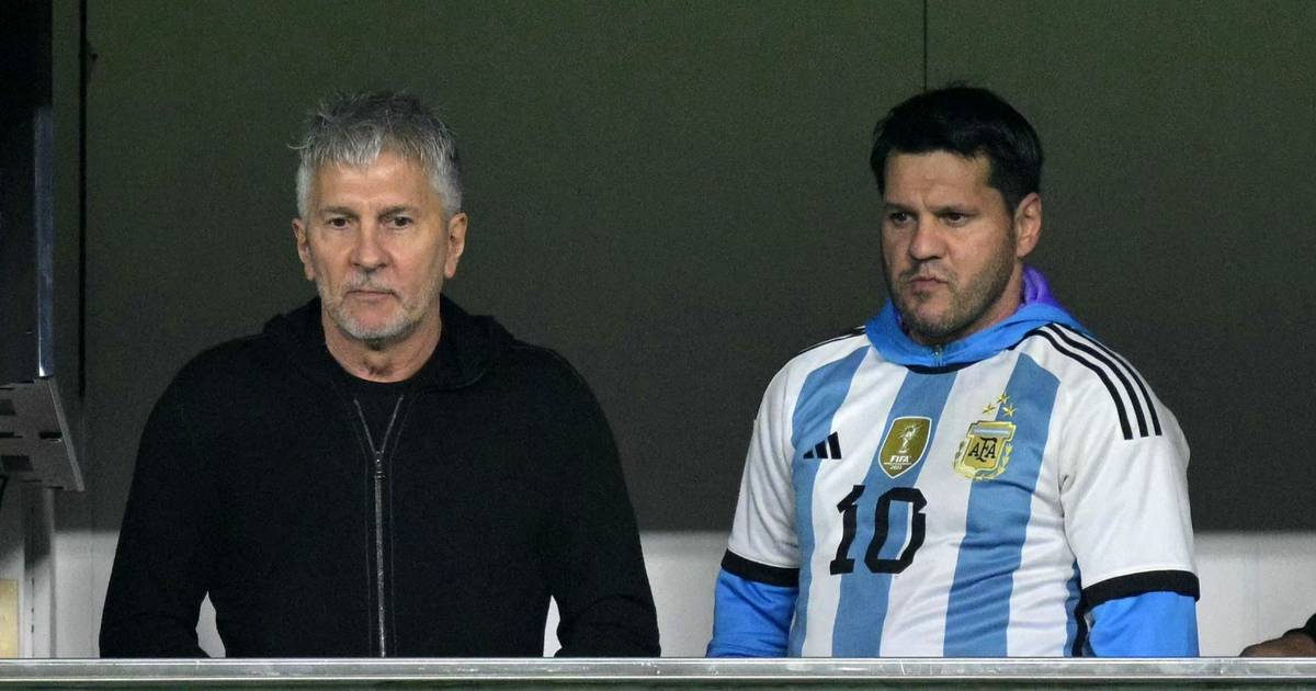 AFA dispuso un minuto de silencio y brazaletes negros por el fallecimiento de Jorge Messi
