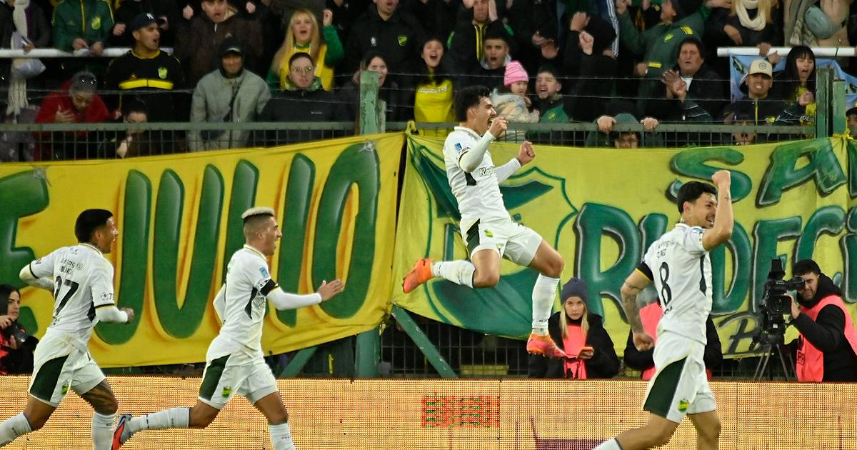 Defensa ganó y se codea con los de arriba en la Zona A