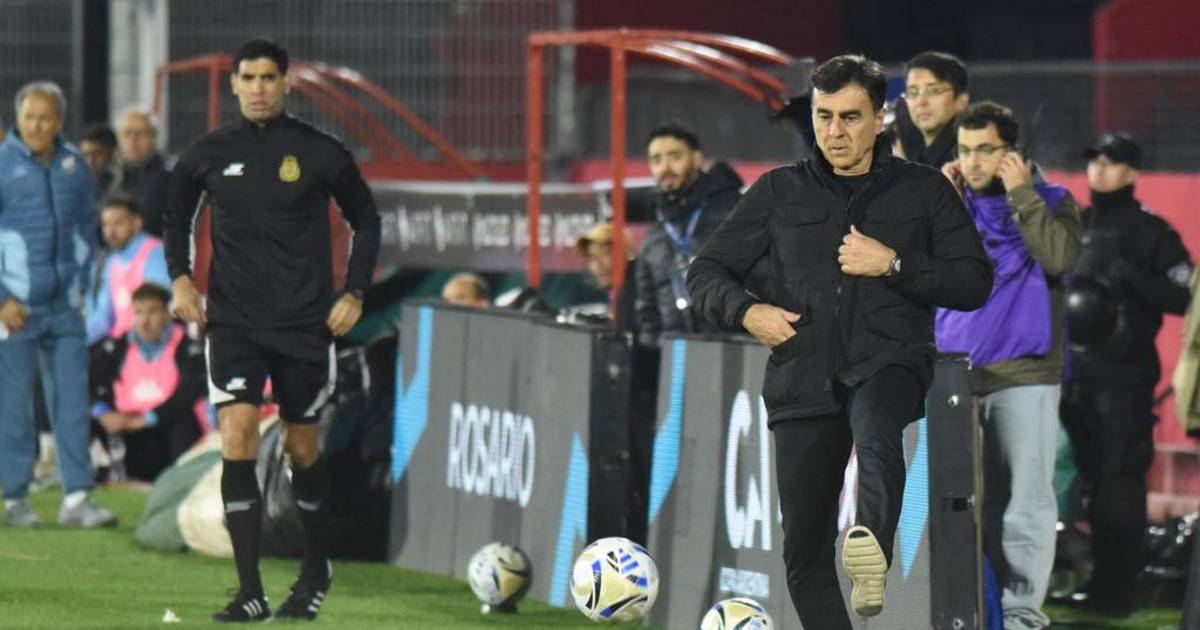 Crisis en el Rojo: quién reemplaza a Gustavo Quinteros